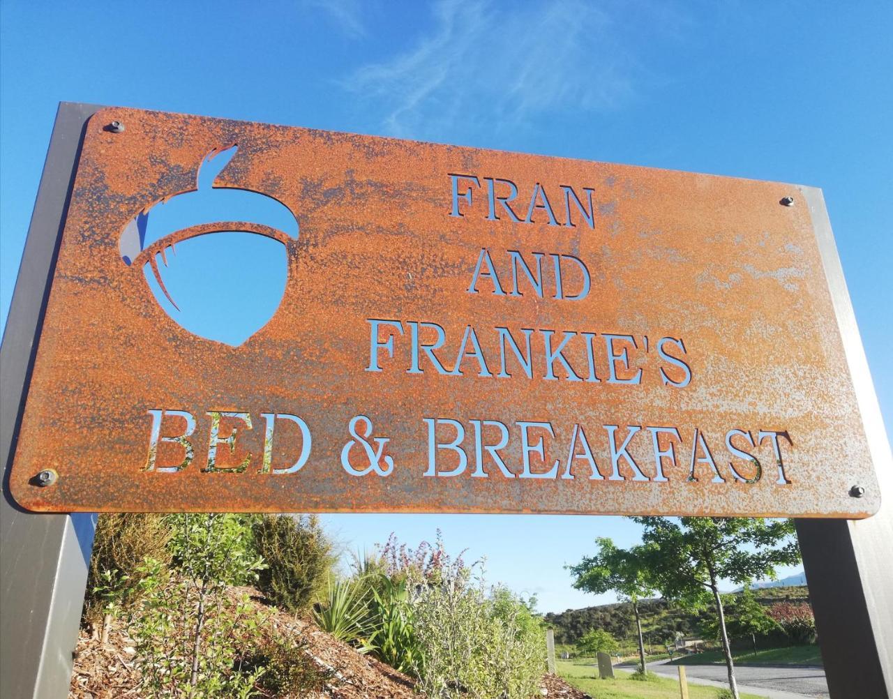 Fran And Frankie'S Bed & Breakfast Luggate Exterior photo